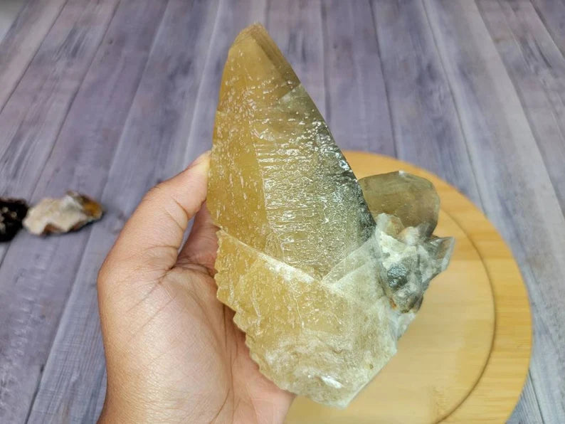 Dog Tooth Calcite Spiritual Meaning  : Unveiling the Mystical Significance