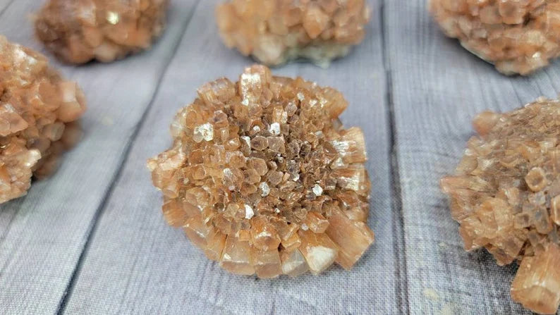 Small Aragonite Star Clusters from Morocco
